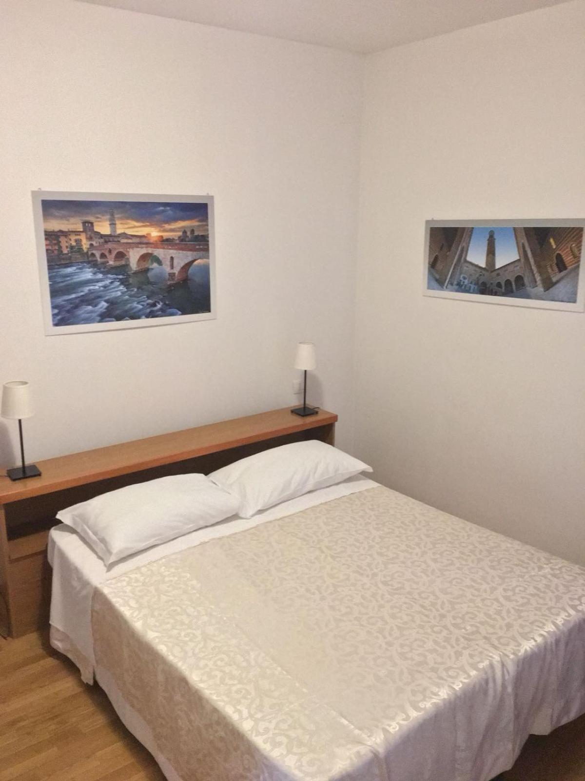 Verona Class Aparthotel "Residenze Del Cuore" Exteriör bild